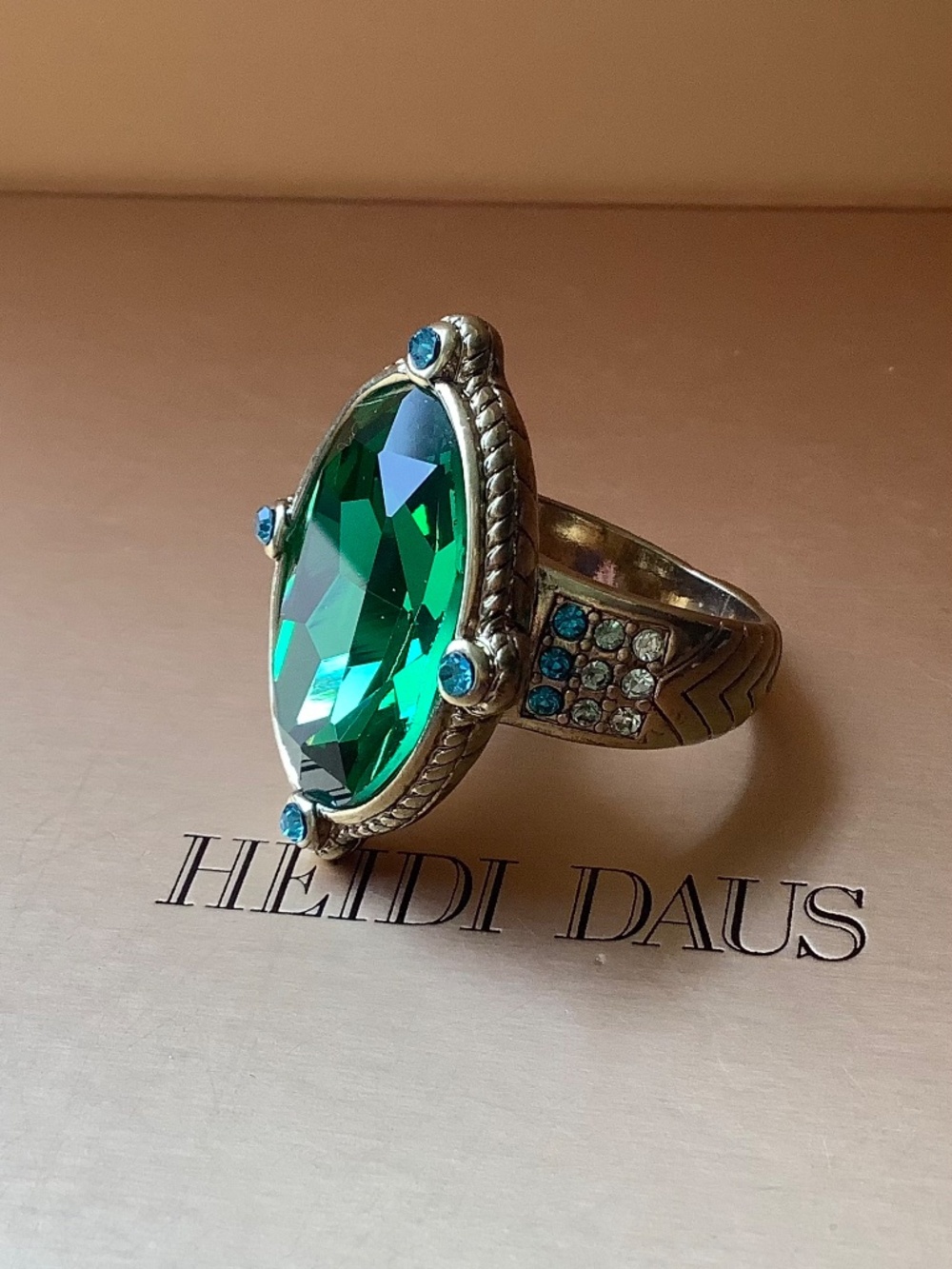 Heidi Daus Suit Yourself Erinite Green Crystal Statement Ring SZ 9 - Picture 2 of 8